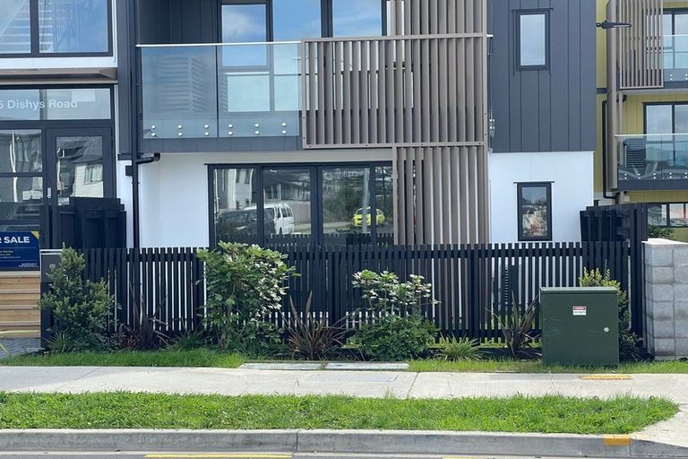 Photo of property in 1/5g Dishys Road, Flat Bush, Auckland, 2019