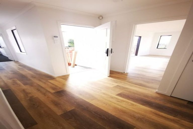 Photo of property in 124c Rosier Road, Glen Eden, Auckland, 0602