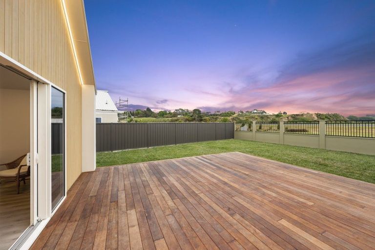 Photo of property in 102 Pelorus Avenue, Poraiti, Napier, 4182