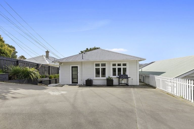Photo of property in 167 Sutherland Road, Lyall Bay, Wellington, 6022