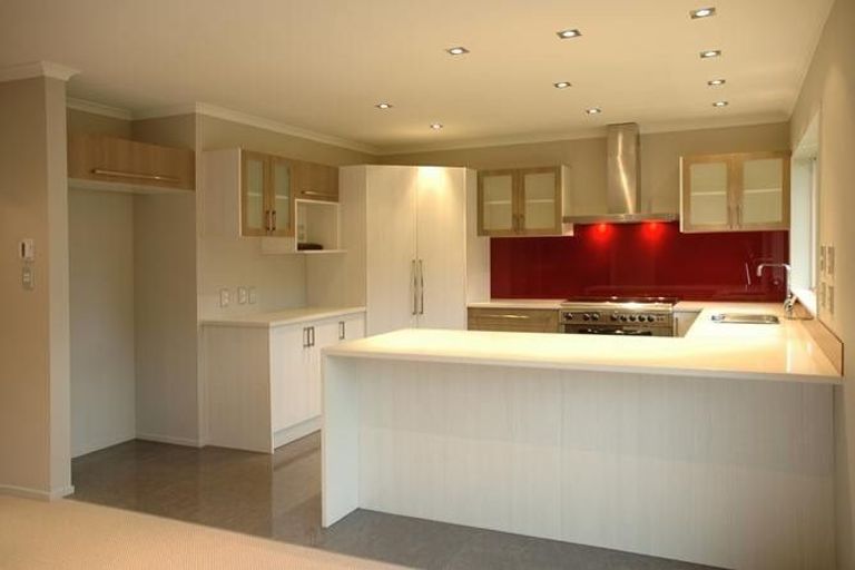 Photo of property in 21 Leburn Crescent, Flat Bush, Auckland, 2016
