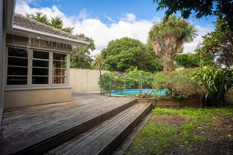 Photo of property in 284 Riverlaw Terrace, Saint Martins, Christchurch, 8022