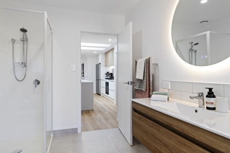 Photo of property in 414 Paparata Road, Bombay, 2675