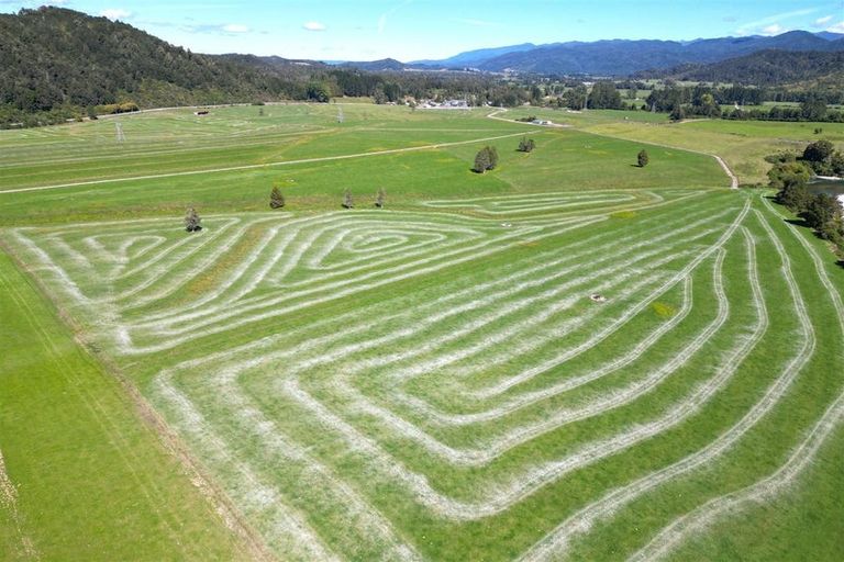 Photo of property in 47 Inwoods Road, Parklands, Christchurch, 8083