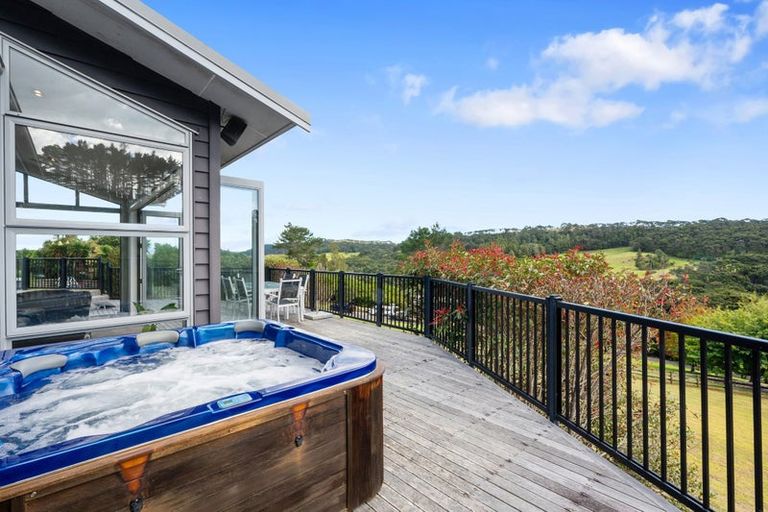 Photo of property in 1355 Old North Road, Helensville, 0875