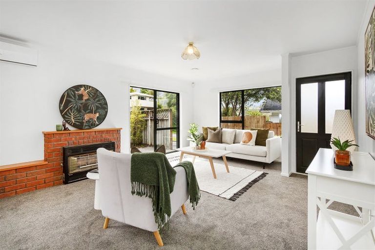 Photo of property in 73a Larsen Crescent, Tawa, Wellington, 5028