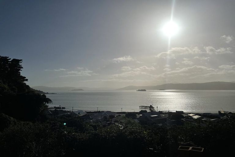 Photo of property in 15 Pinelands Avenue, Seatoun, Wellington, 6022