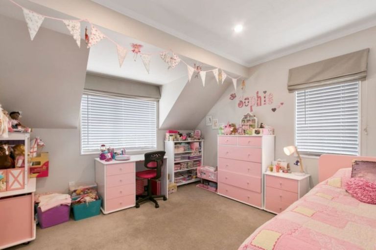 Photo of property in 12 Ronald Woolf Place, Churton Park, Wellington, 6037