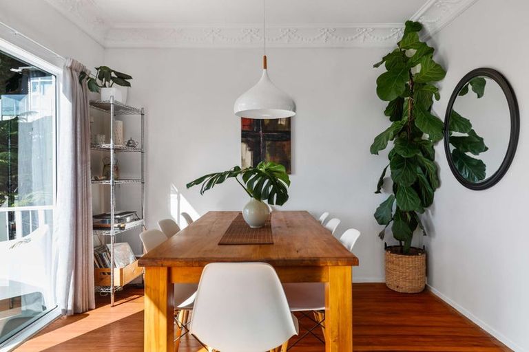 Photo of property in 754 South Titirangi Road, Titirangi, Auckland, 0604