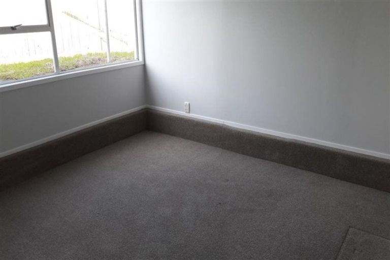 Photo of property in 28 Reynella Drive, Massey, Auckland, 0614