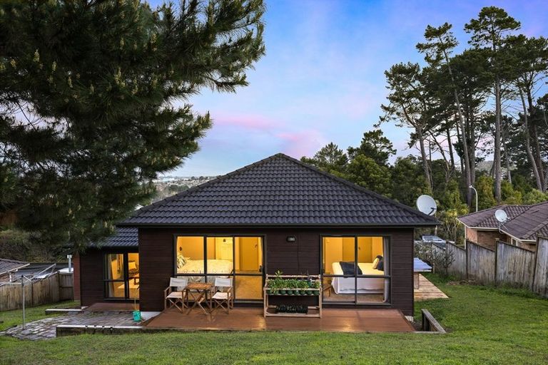 Photo of property in 45 Helleur Road, Massey, Auckland, 0614