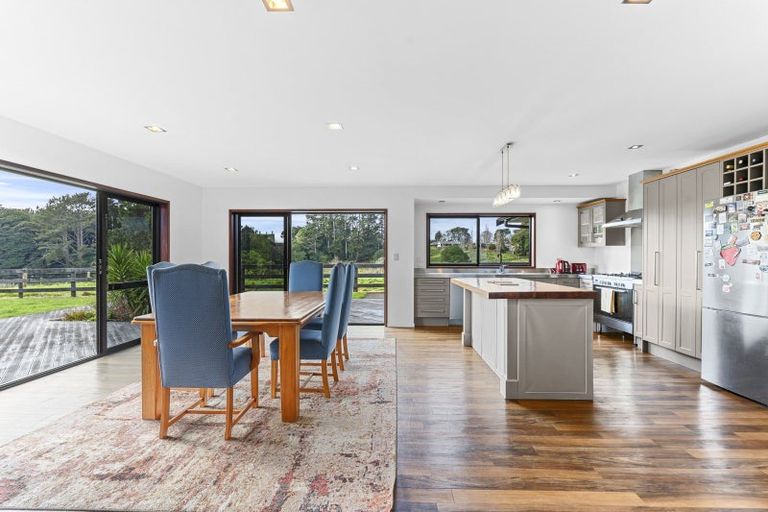 Photo of property in 334 Henwood Road, Hillsborough, New Plymouth, 4372