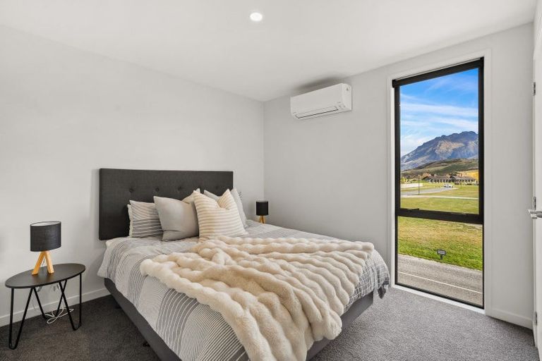 Photo of property in 33 Mulholland Drive, Jacks Point, 9371