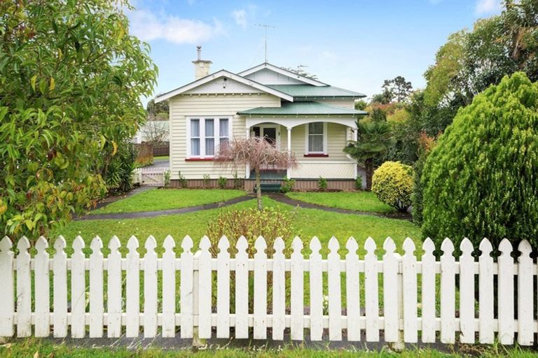 Photo of property in 60 Prospect Terrace, Pukekohe, 2120