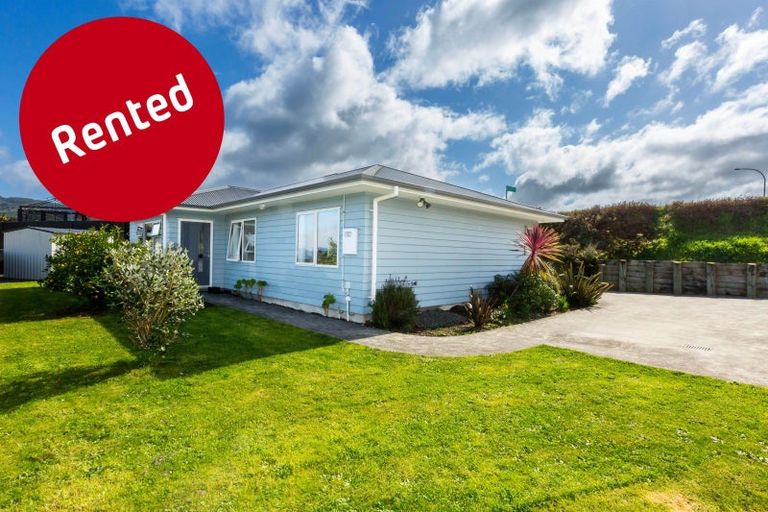 Photo of property in 88 Sunstone Crescent, Timberlea, Upper Hutt, 5018