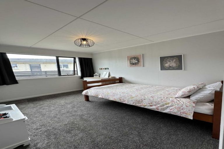 Photo of property in 130 Cunningham Crescent, Grasmere, Invercargill, 9810