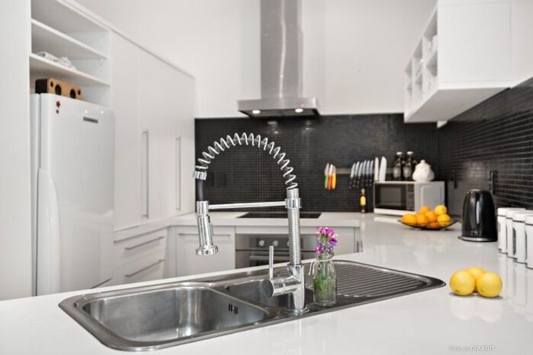 Photo of property in The Villas, 33u3 Hobson Street, Thorndon, Wellington, 6011