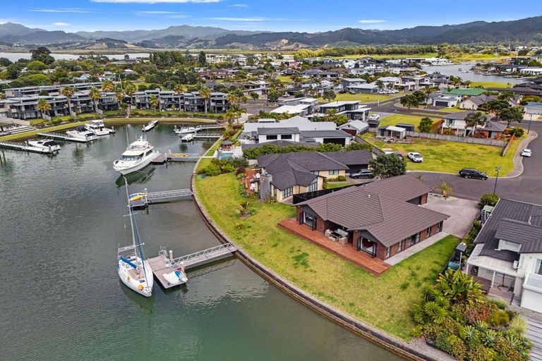 Photo of property in 12 Kelly Place, Whitianga, 3510