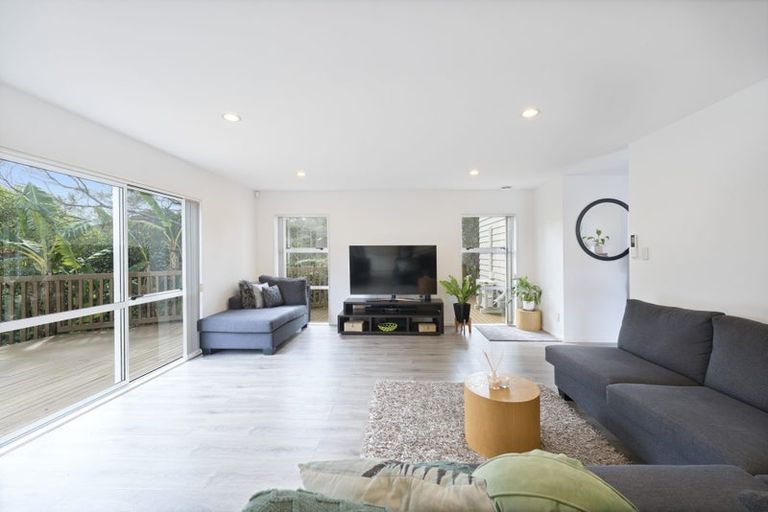 Photo of property in 1a Miro Street, New Lynn, Auckland, 0600