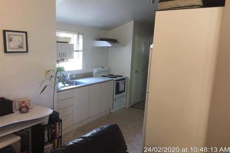 Photo of property in 86b Colwill Road, Massey, Auckland, 0614