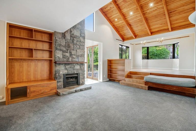 Photo of property in 1 The Knoll, Greenhithe, Auckland, 0632