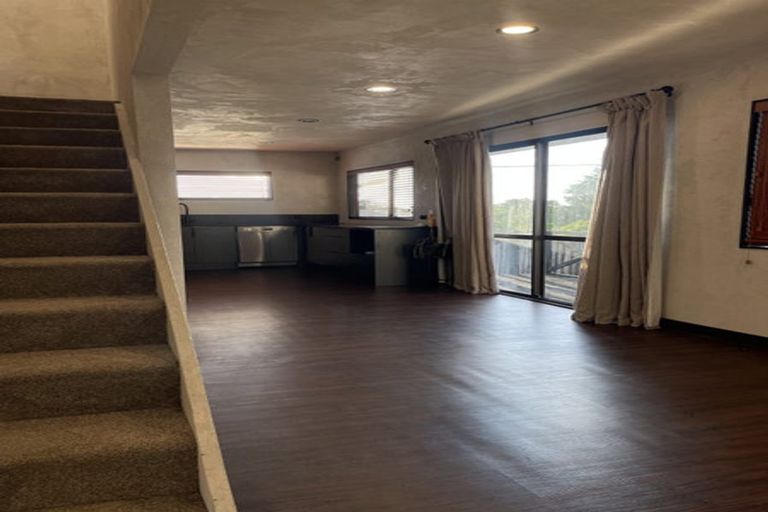 Photo of property in 255 Don Buck Road, Massey, Auckland, 0614