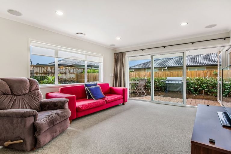 Photo of property in 37 Capriana Drive, Karaka, Papakura, 2113