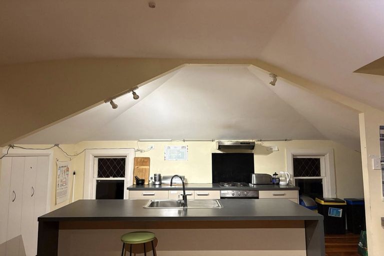 Photo of property in 80 Queens Drive, Lyall Bay, Wellington, 6022