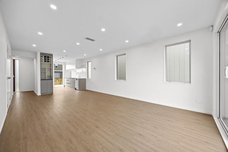 Photo of property in 32 Corporal Street, Papakura, 2110