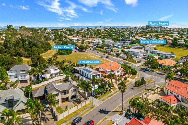 Photo of property in 3 Mansion Court, West Harbour, Auckland, 0618