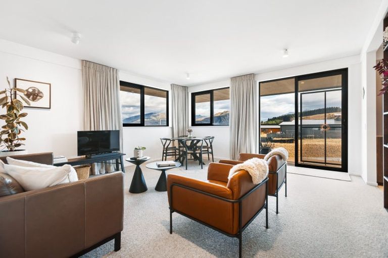 Photo of property in 49 Farrant Drive, Wanaka, 9305