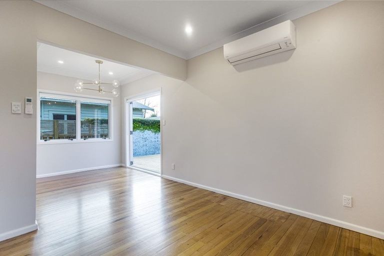 Photo of property in 2/55 Aramoana Avenue, Devonport, Auckland, 0624