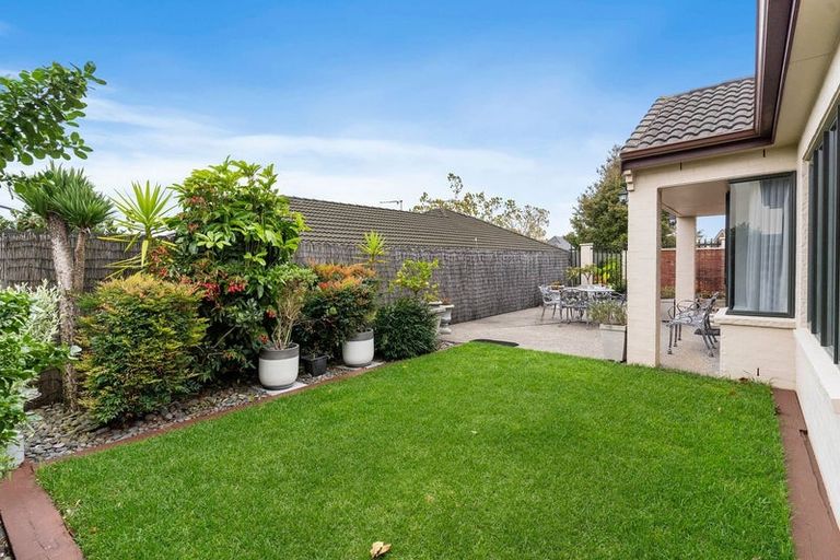 Photo of property in 23 Kilsyth Way, East Tamaki Heights, Auckland, 2016