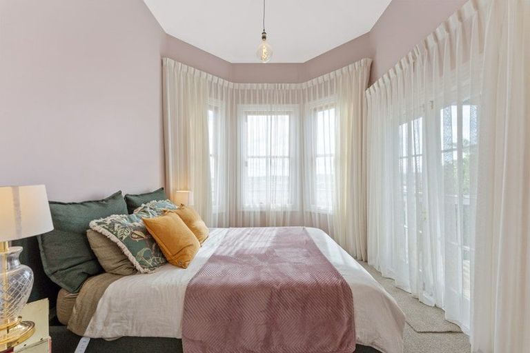 Photo of property in 32 Hipango Terrace, Durie Hill, Whanganui, 4500