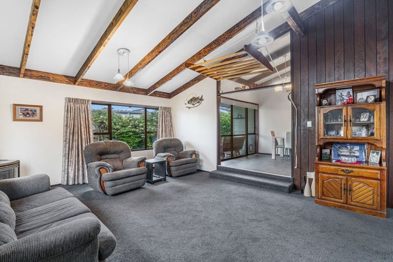 Photo of property in 17 Akepiro Place, Tawhero, Whanganui, 4501