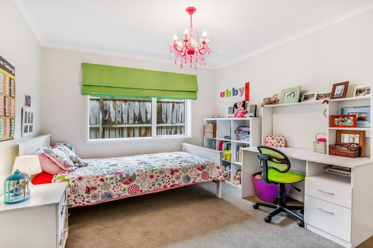 Photo of property in 37 Capriana Drive, Karaka, Papakura, 2113