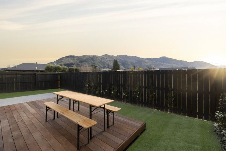 Photo of property in 3 Raspberry Close, Wanaka, 9382