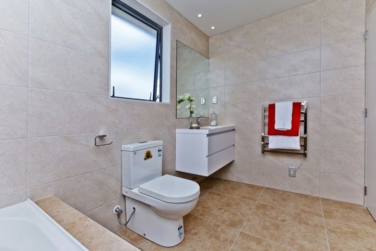 Photo of property in 14 Kaipuke Crescent, Gulf Harbour, Whangaparaoa, 0930