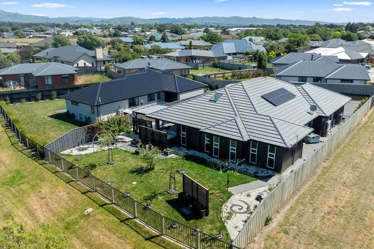 Photo of property in 14 Deans Place, Amberley, 7410