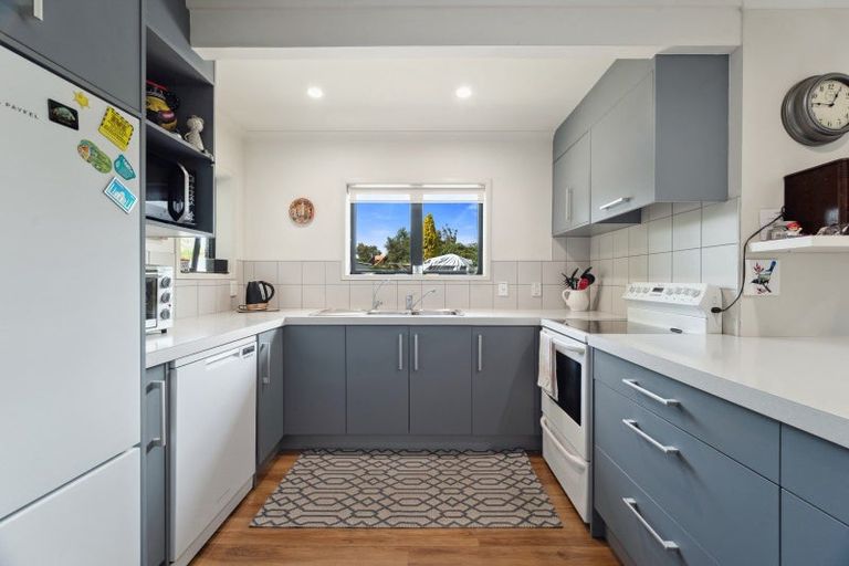 Photo of property in 7 Kathleen Place, Rainbow Point, Taupo, 3330