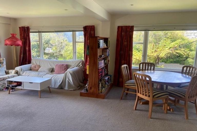 Photo of property in 11 Randwick Road, Northland, Wellington, 6012