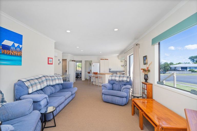 Photo of property in 15 Marlin Street, Whitianga, 3510