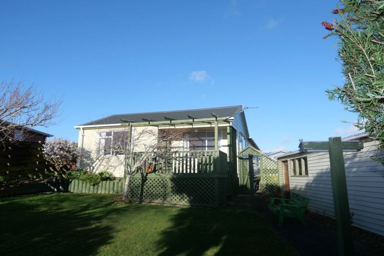 Photo of property in 115 Gloaming Hill, Titahi Bay, Porirua, 5022