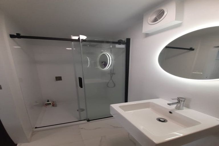 Photo of property in 9 Tirita Street, Kawaha Point, Rotorua, 3010