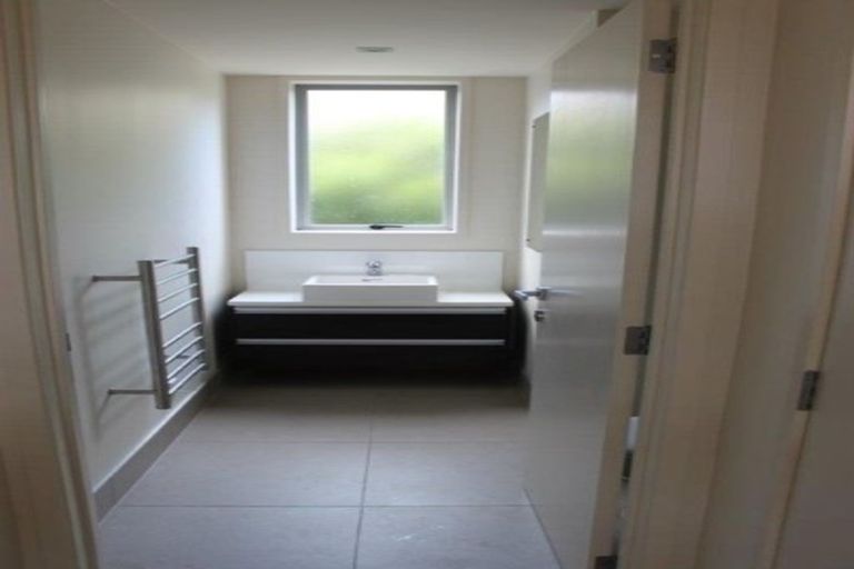 Photo of property in 715a Beach Road, Browns Bay, Auckland, 0630