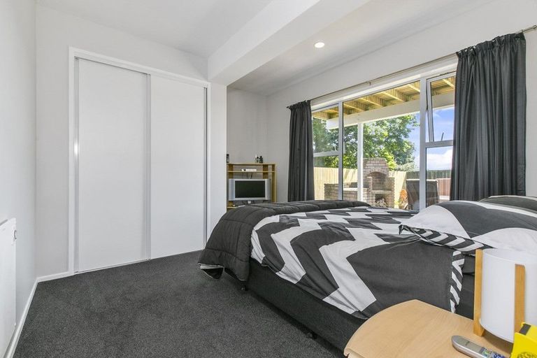 Photo of property in 80 Muir Avenue, Mangere Bridge, Auckland, 2022