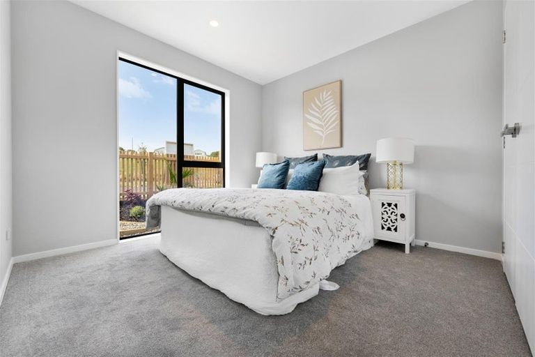 Photo of property in 34 Whakairo Crescent, Gulf Harbour, Whangaparaoa, 0930