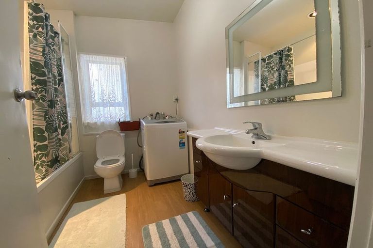 Photo of property in 52c Alfriston Road, Manurewa East, Auckland, 2102