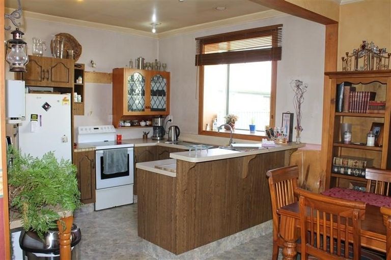 Photo of property in 16 Maitland Street, Strathern, Invercargill, 9812