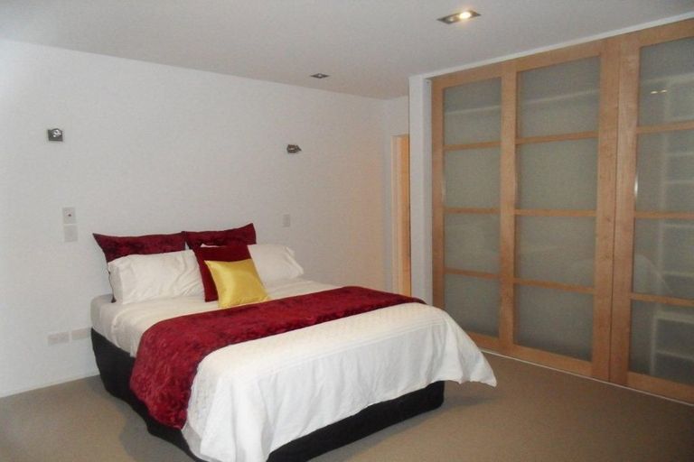 Photo of property in 1/16 Oriental Terrace, Oriental Bay, Wellington, 6011